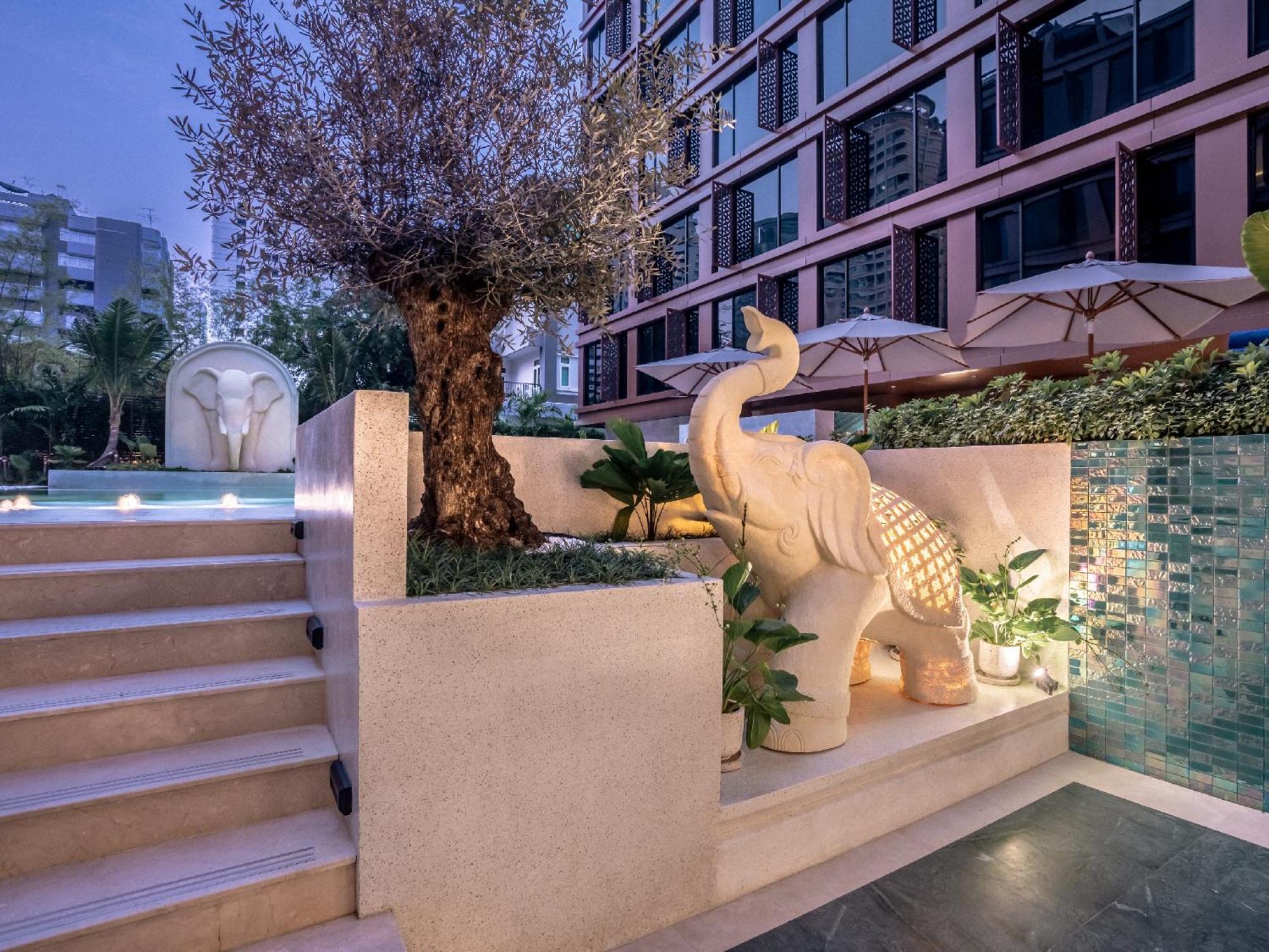 Nysa Hotel Bangkok Sukhumvit 11 Luaran gambar The hotel's pool