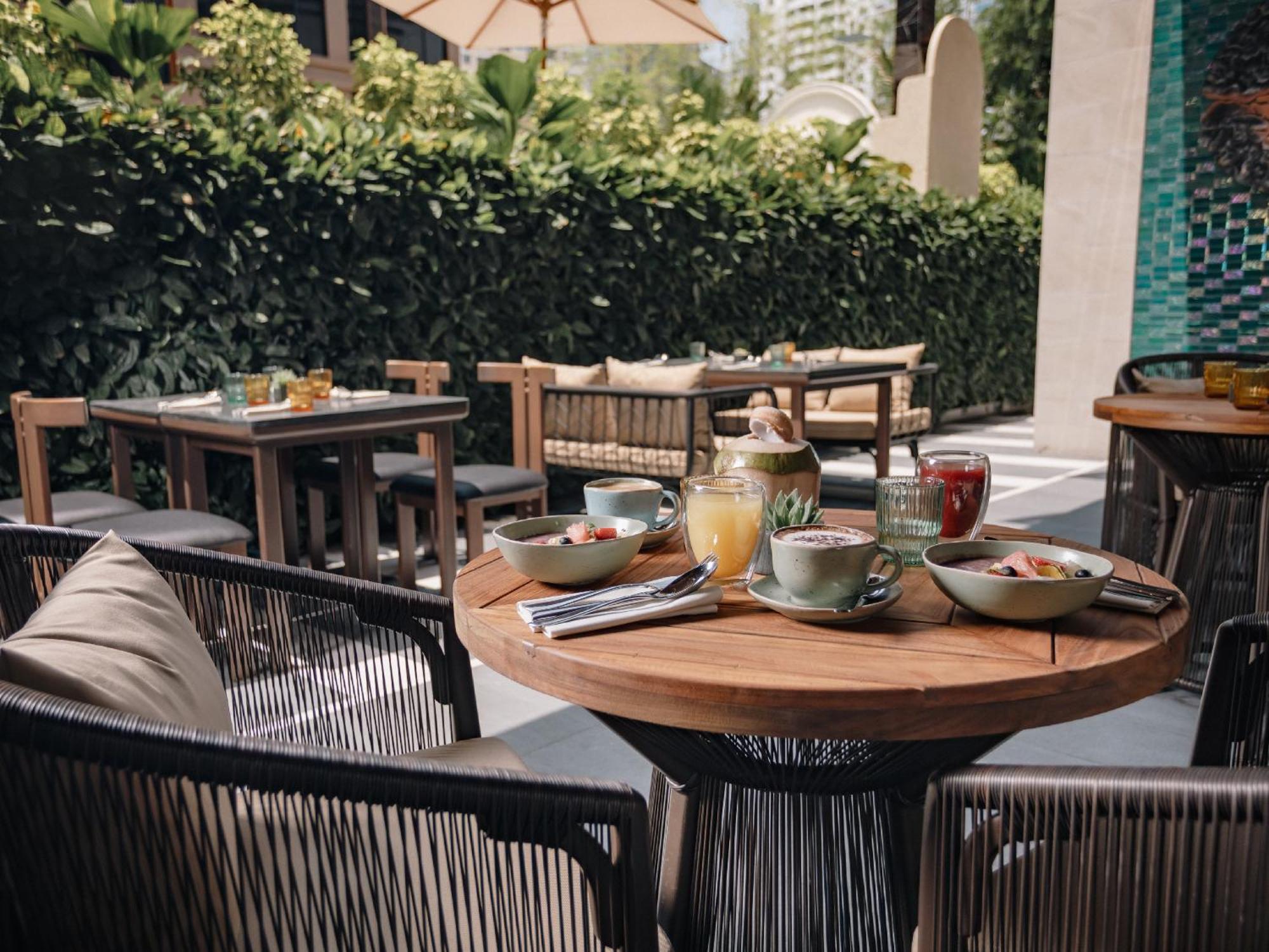Nysa Hotel Bangkok Sukhumvit 11 Luaran gambar The Terrace at The Standard East Village