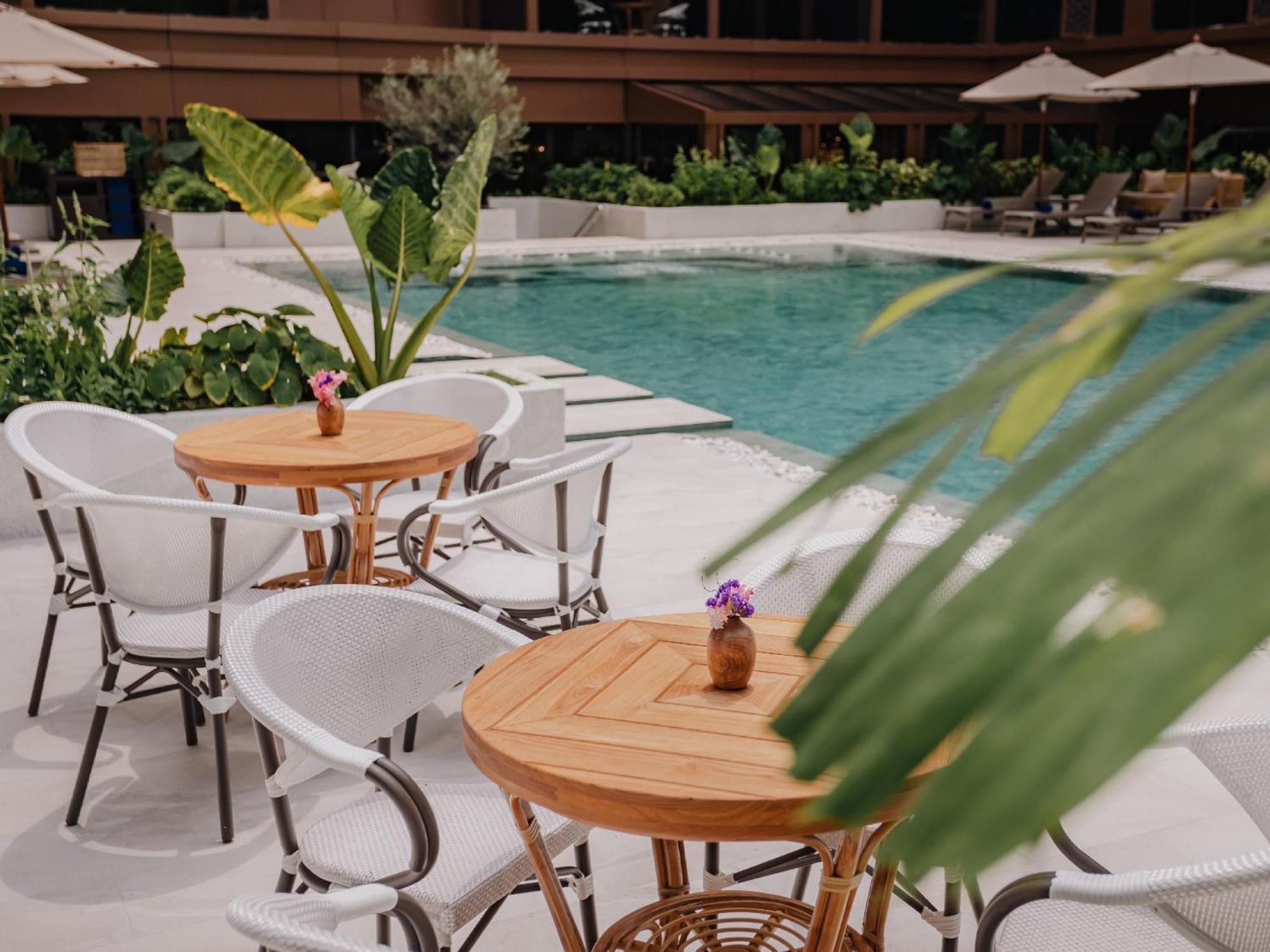 Nysa Hotel Bangkok Sukhumvit 11 Luaran gambar The pool at the hotel