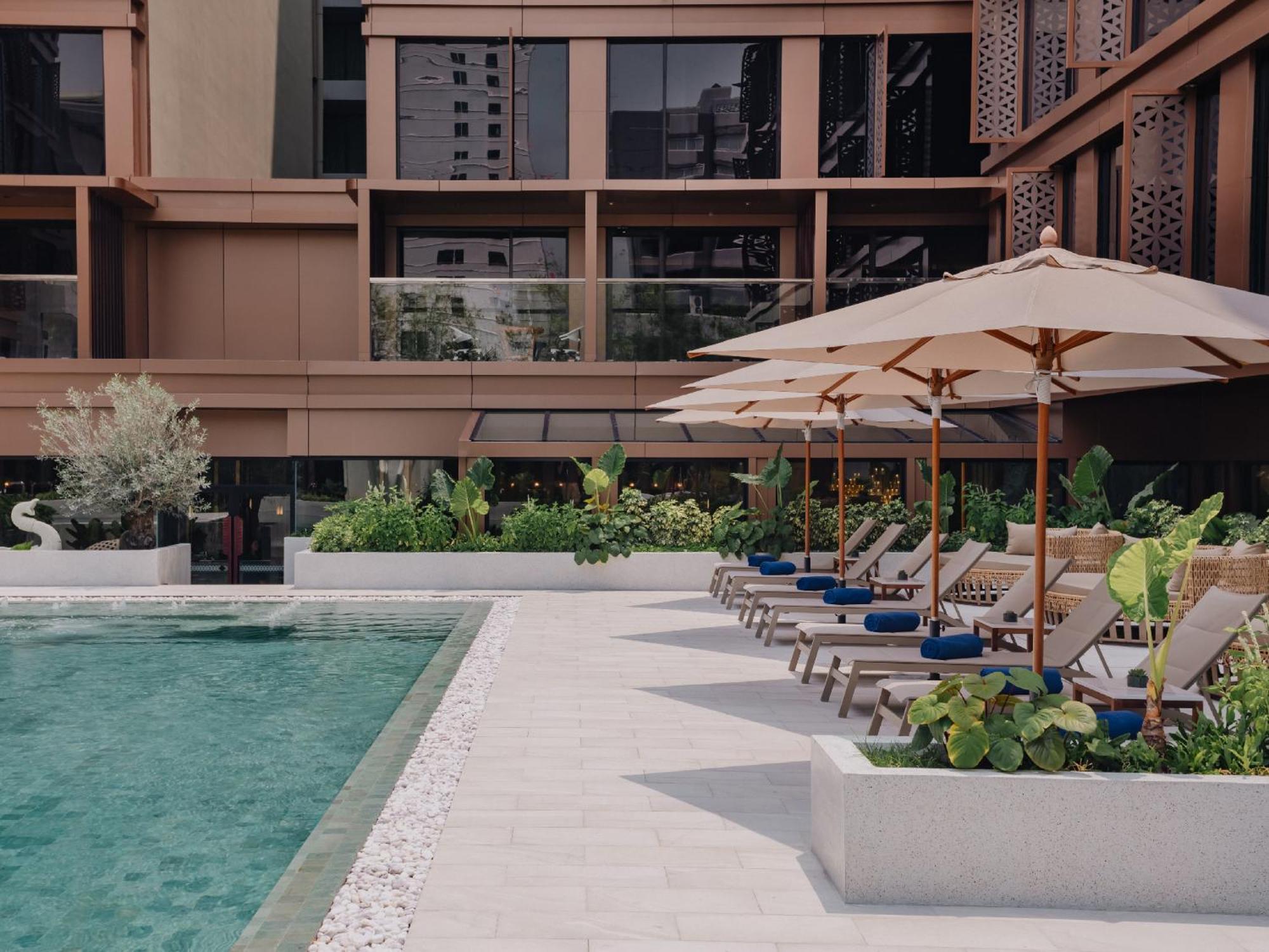 Nysa Hotel Bangkok Sukhumvit 11 Luaran gambar The pool at the hotel