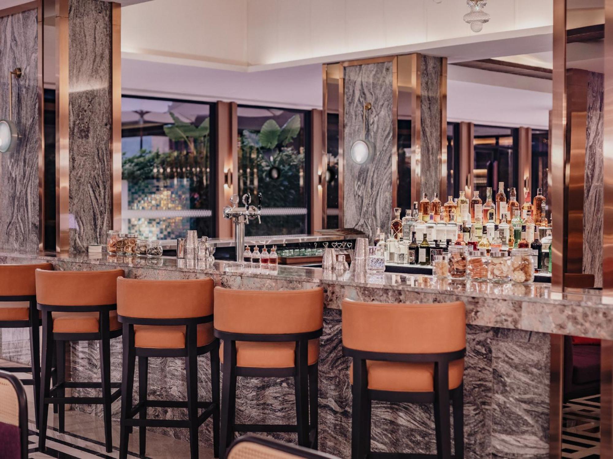 Nysa Hotel Bangkok Sukhumvit 11 Luaran gambar The bar at the 1919