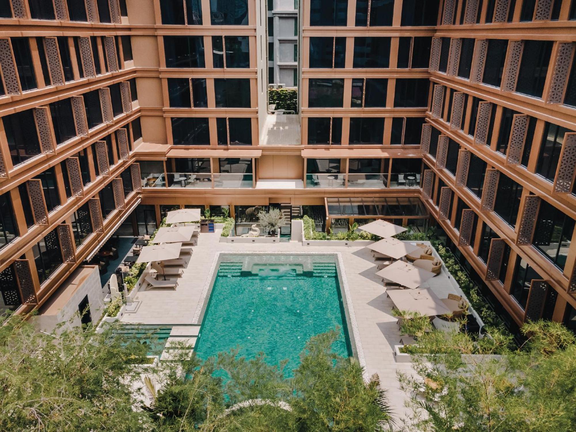 Nysa Hotel Bangkok Sukhumvit 11 Luaran gambar The hotel's courtyard