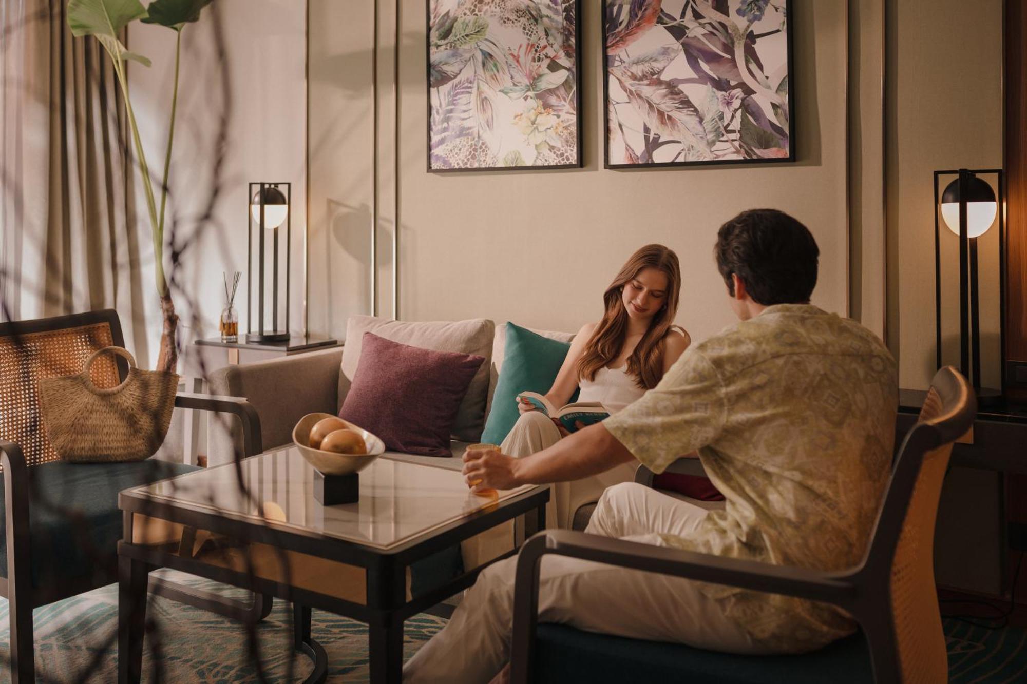 Nysa Hotel Bangkok Sukhumvit 11 Luaran gambar A couple at the hotel